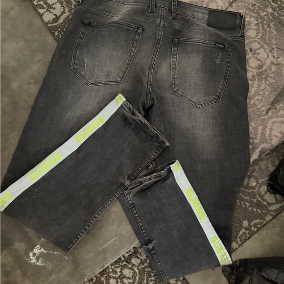 Guess Men's Slim Tapered Jeans With Reflective Logo-Tape Size 33 - Picture 10 of 11